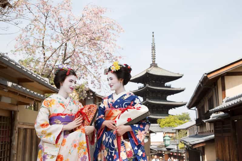 kyoto-maiko-makeover-stroll-and-photo-shoot-experience