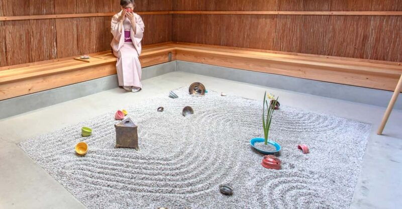 kyoto-make-zen-garden-and-taste-matcha-in-pottery-shop
