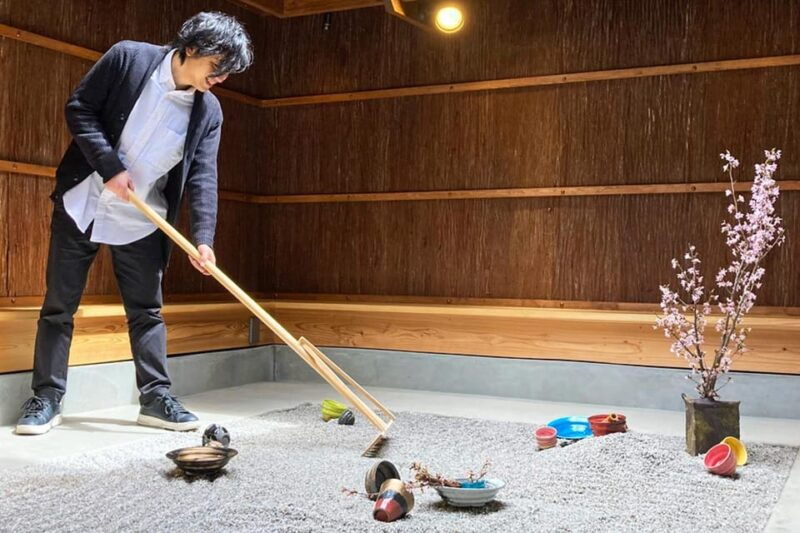kyoto-make-zen-garden-and-taste-matcha-in-pottery-shop
