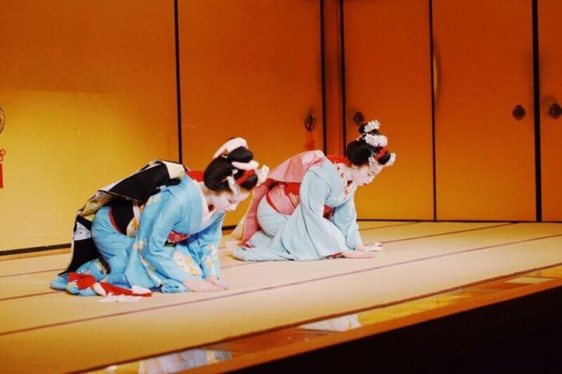kyoto-meet-the-geisha-maiko-with-gion-walking-tour