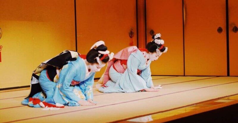 kyoto-meet-the-geisha-maiko-with-gion-walking-tour