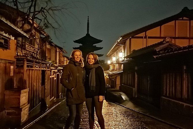 kyoto-night-walk-tour-gion-district