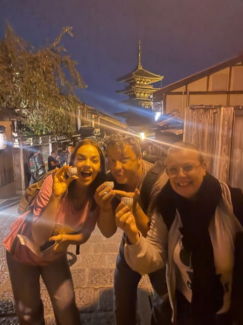 kyoto-night-walking-tour-with-a-local-licensed-guide