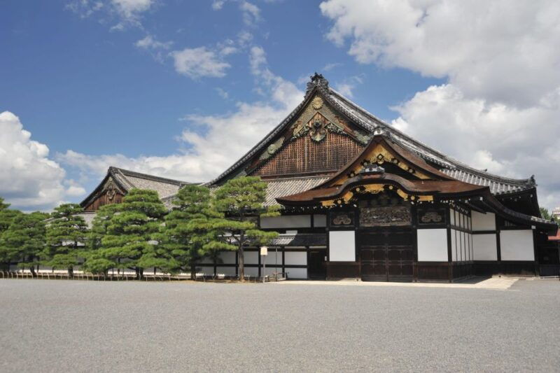 kyoto-nijo-jo-castle-and-ninomaru-palace-guided-tour
