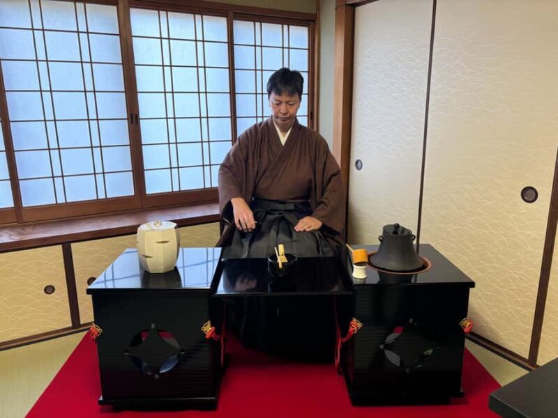 Kyoto Ninenzaka: Tea Ceremony in Old Townhouse with Chairs - Key Points