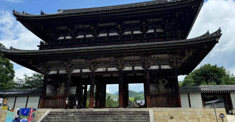 kyoto-ninna-ji-stunning-pagoda-and-gardens-tour-in-75-min