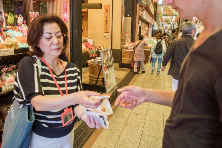 kyoto-nishiki-market-food-tour