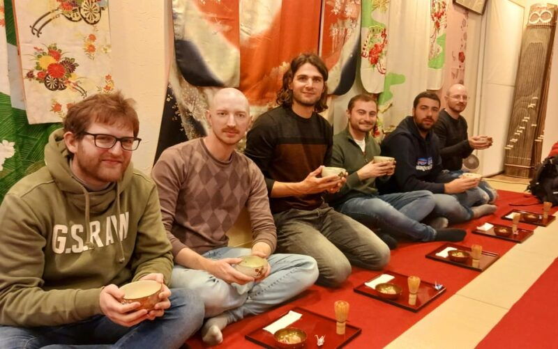 kyoto-nishiki-market-tea-ceremony-with-koto-performance