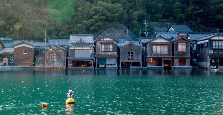 kyoto-osaka-kyoto-white-sandbar-ine-boat-houses-day-trip