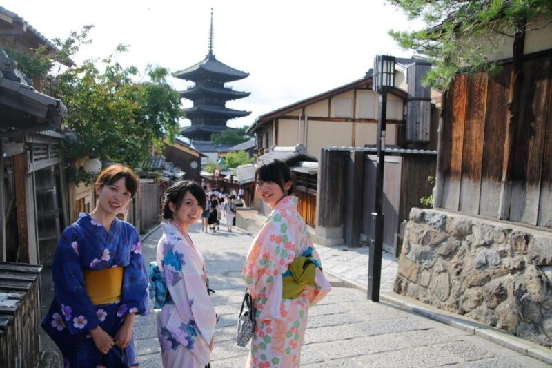 kyoto-photo-tour-experience-the-geisha-district