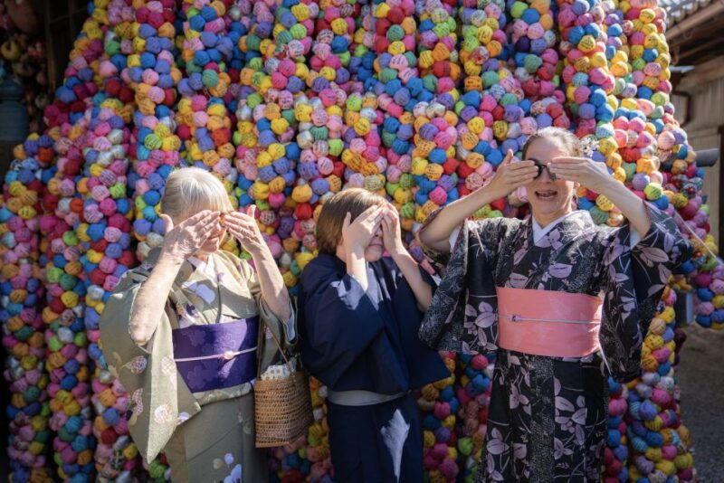kyoto-portrait-tour-with-a-professional-photographer