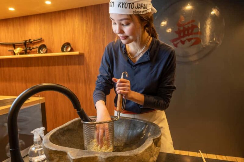 Kyoto Ramen Cooking Class with Apron Painting Experience - Key Points