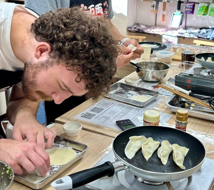 kyoto-ramen-gyoza-and-onigiri-cooking-class