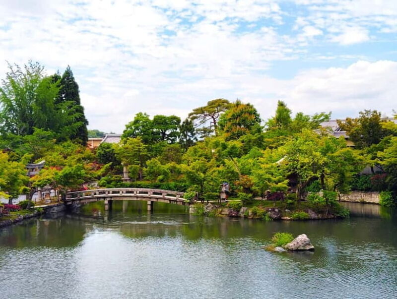 Kyoto: Serene Stroll Through Eikandos Timeless Temple Paths - What to Expect on This Tour