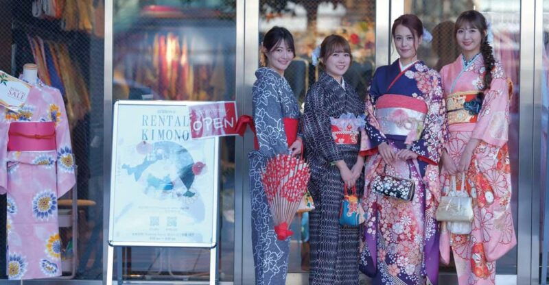 kyoto-sightseeing-in-a-beautiful-kimono-near-kyoto-station