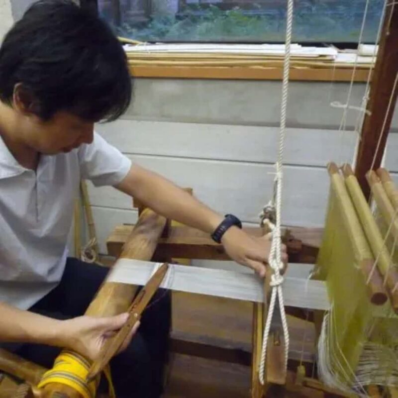 Kyoto Silk Weaving Workshop: Create Fabric from Spool - Key Points