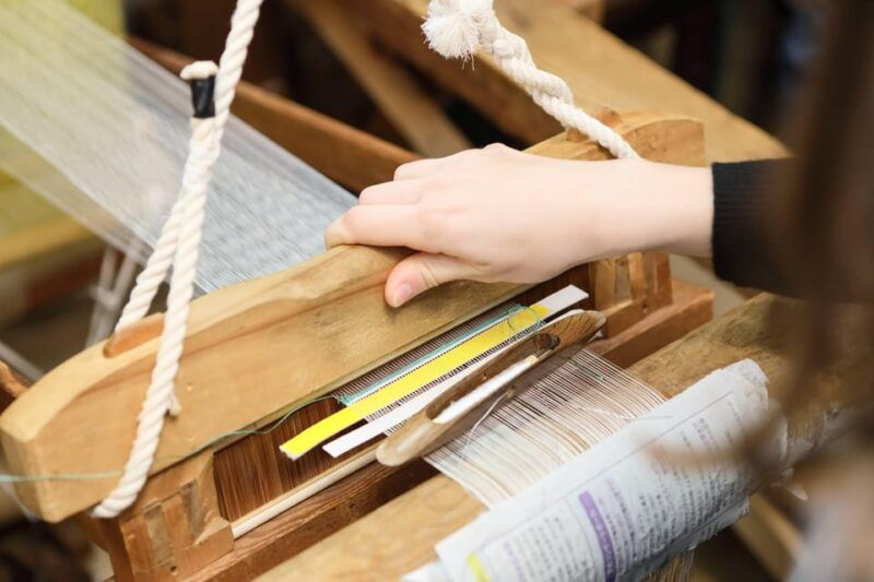 kyoto-try-nishijin-weaving-in-the-oldest-geisha-district