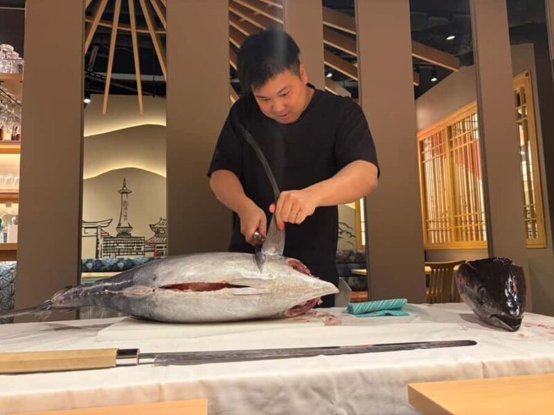 Kyoto: Tuna Cutting Show, Sushi-Making Class, and Drinks - An In-Depth Look at the Experience
