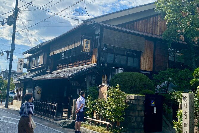 kyoto-walking-series-spirits-and-flavor-pairings-in-fushimi