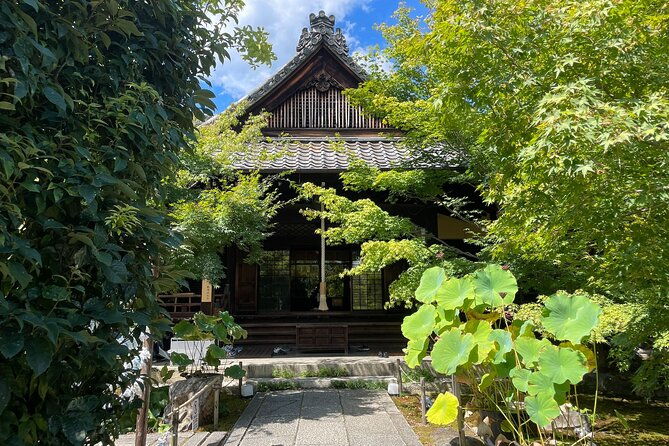 kyoto-walking-tour-goshuin-collecting-and-temples-discover