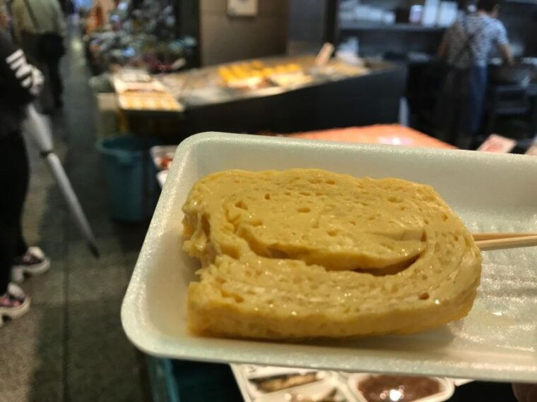 kyoto-walking-tour-in-gion-with-breakfast-at-nishiki-market