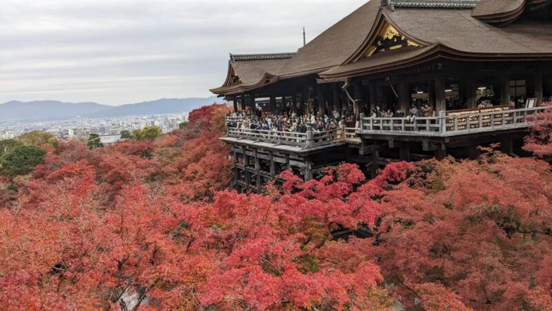 kyoto-walking-tour-kiyomizu-gion-district-with-a-local