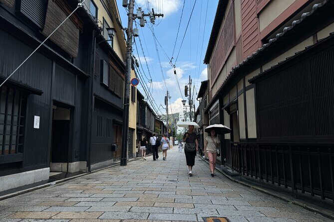 Kyoto: Yasaka Shrine, Gion & Nishiki Market Walking Tour - Exploring Kyoto’s Highlights: Yasaka Shrine