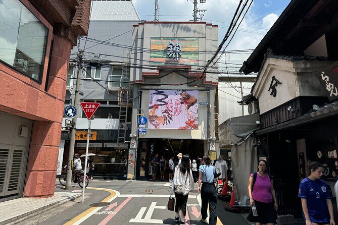 Kyoto: Yasaka Shrine, Gion & Nishiki Market Walking Tour - Authenticity and Guide Quality