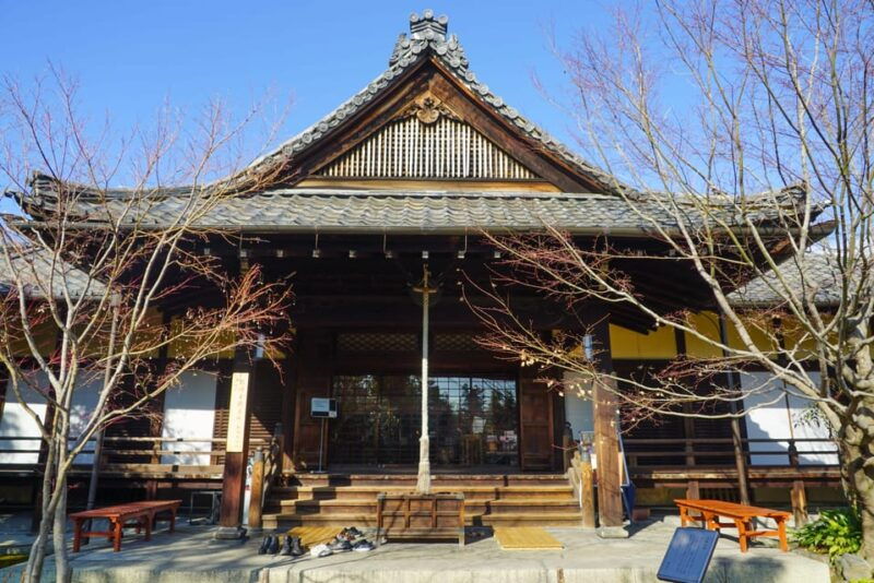 kyoto-zen-meditation-and-garden-tour-at-a-temple-with-lunch
