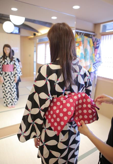 kyotokiyomizu-dera-temple-rent-a-kimono-and-ride-a-rickshaw