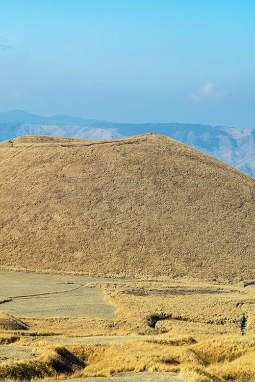 kyushu-aso-volcano-aso-boy-scenic-trainhot-spring-day-tour