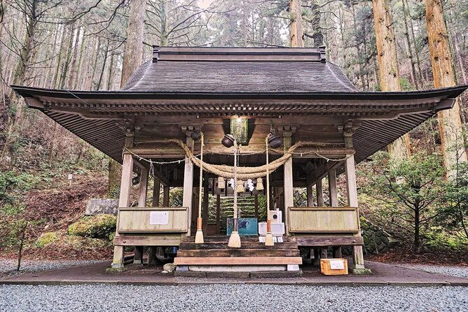 kyushu-kamishiromi-shrine-amano-iwato-and-takachiho-gorge-tour