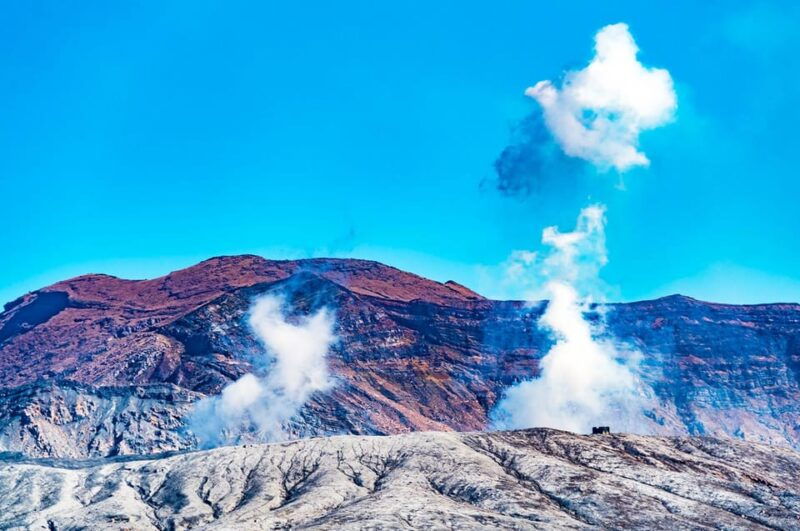 kyushu-mt-aso-volcano-onsen-and-aso-shrine-full-day-trip