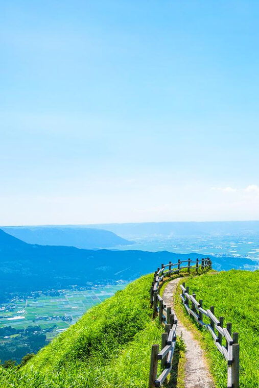 kyushu-mt-aso-volcano-onsen-and-aso-shrine-full-day-trip