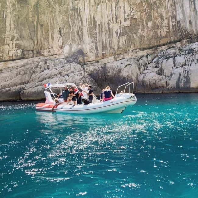 La Ciotat: Boat Tour in the Calanques with swimming - The Setting and Departure Point