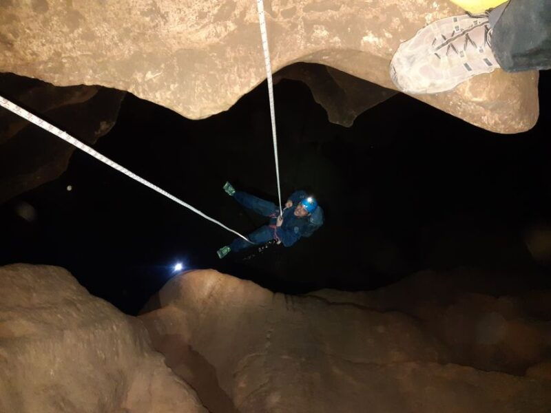la-ciotat-caving-in-calanques-national-park-half-day-tour