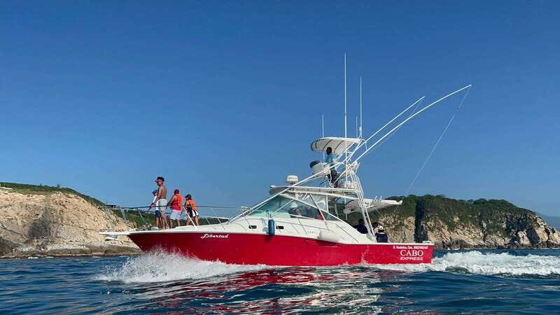 La Crucecita: Private Yacht Cruise in Huatulco with Drinks - Key Points