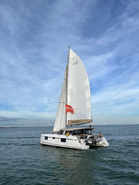 la-flotte-en-re-530-am-sailing-catamaran-long-cruise