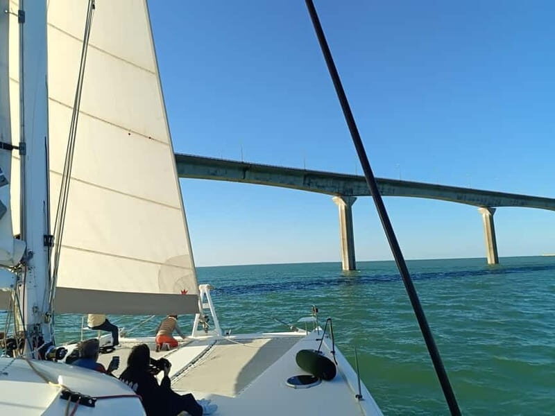 La Flotte en Ré - 5H30 Sailing Catamaran Long Cruise - An In-Depth Look at the La Flotte en Ré Sailing Catamaran Cruise