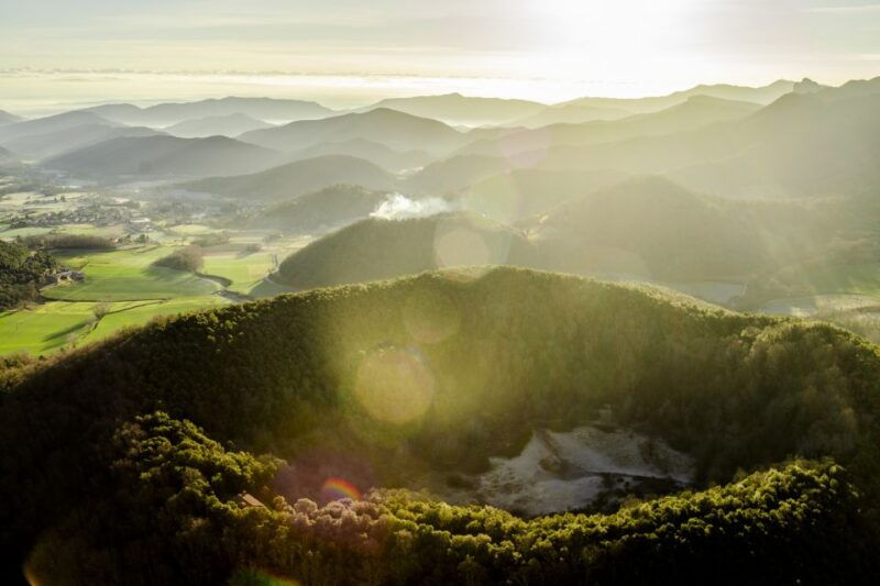 la-garrotxa-volcanoes-half-day-hot-air-balloon-flight