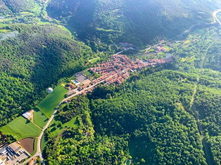 la-garrotxa-volcanoes-half-day-hot-air-balloon-flight