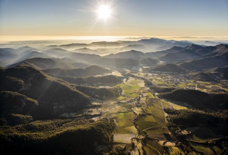 la-garrotxa-volcanoes-half-day-hot-air-balloon-flight