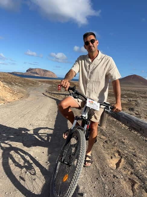 LA GRACIOSA: Bike rental MOUNTAIN BIKES - The Experience in Detail