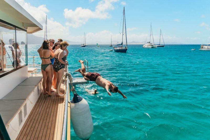 la-graciosa-island-cruise-with-lunch-and-water-activities