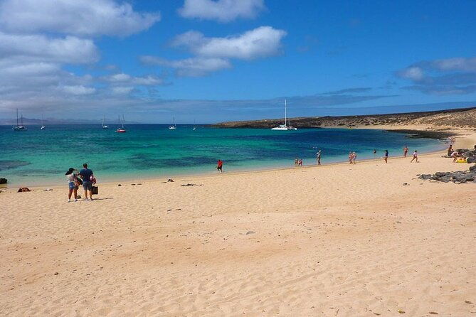 la-graciosa-island-tour-for-cruise-passengers-from-lanzarote