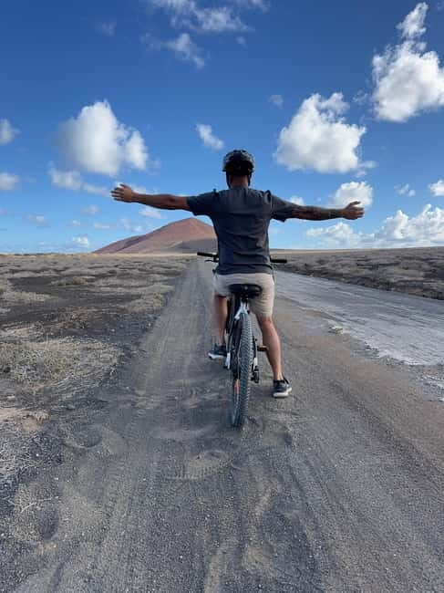 La Graciosa: Rent your ELECTRIC BIKE and explore the island at your own pace. - Who Will Love This Experience?