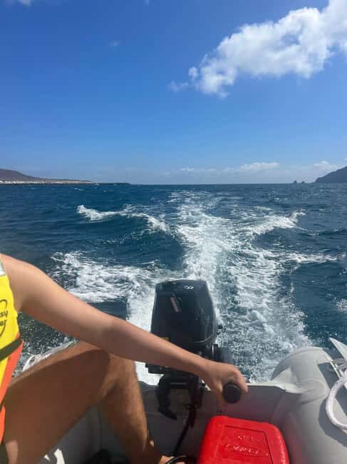 La Graciosa: rent your zodiac without a license! - Key Points