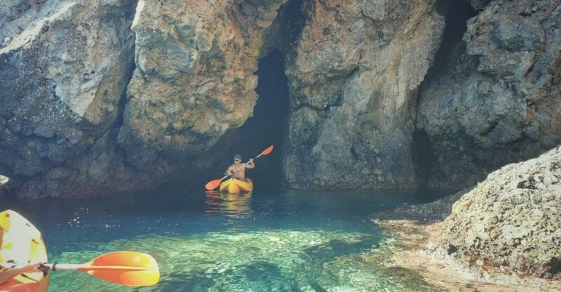 la-herradura-maro-cliffs-kayak-and-snorkeling-tour