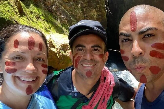la-leona-waterfall-adventure-hike-group-tour