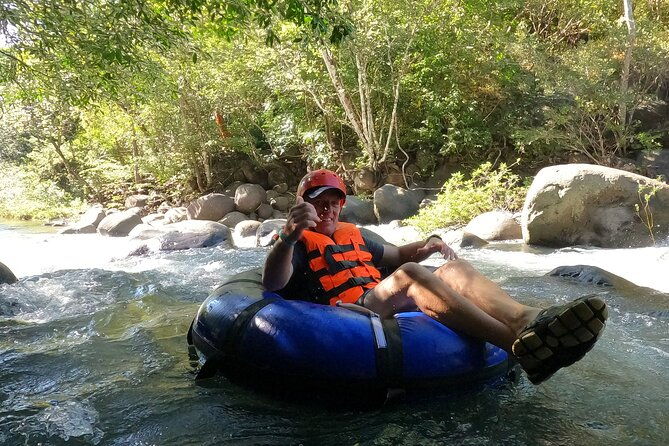 la-leona-waterfall-cliffjumping-white-water-tubbing-privatetour